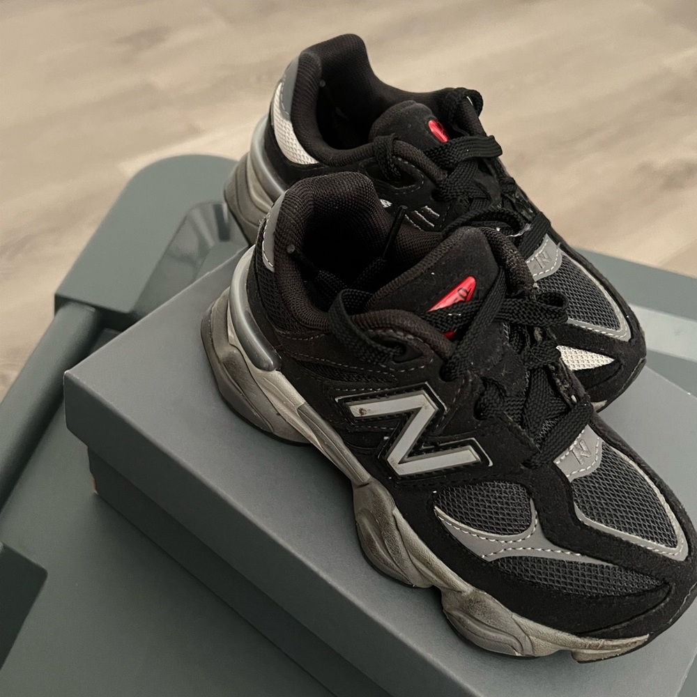 New Balance Kids' Black and Silver Sneakers